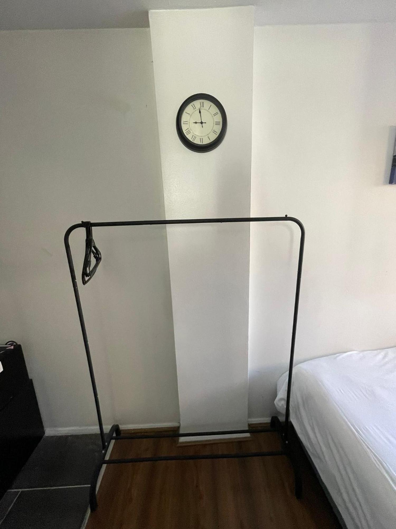 Fantastic Studio, Private Bathroom And Mini Kitchen. Thamesmead  エクステリア 写真