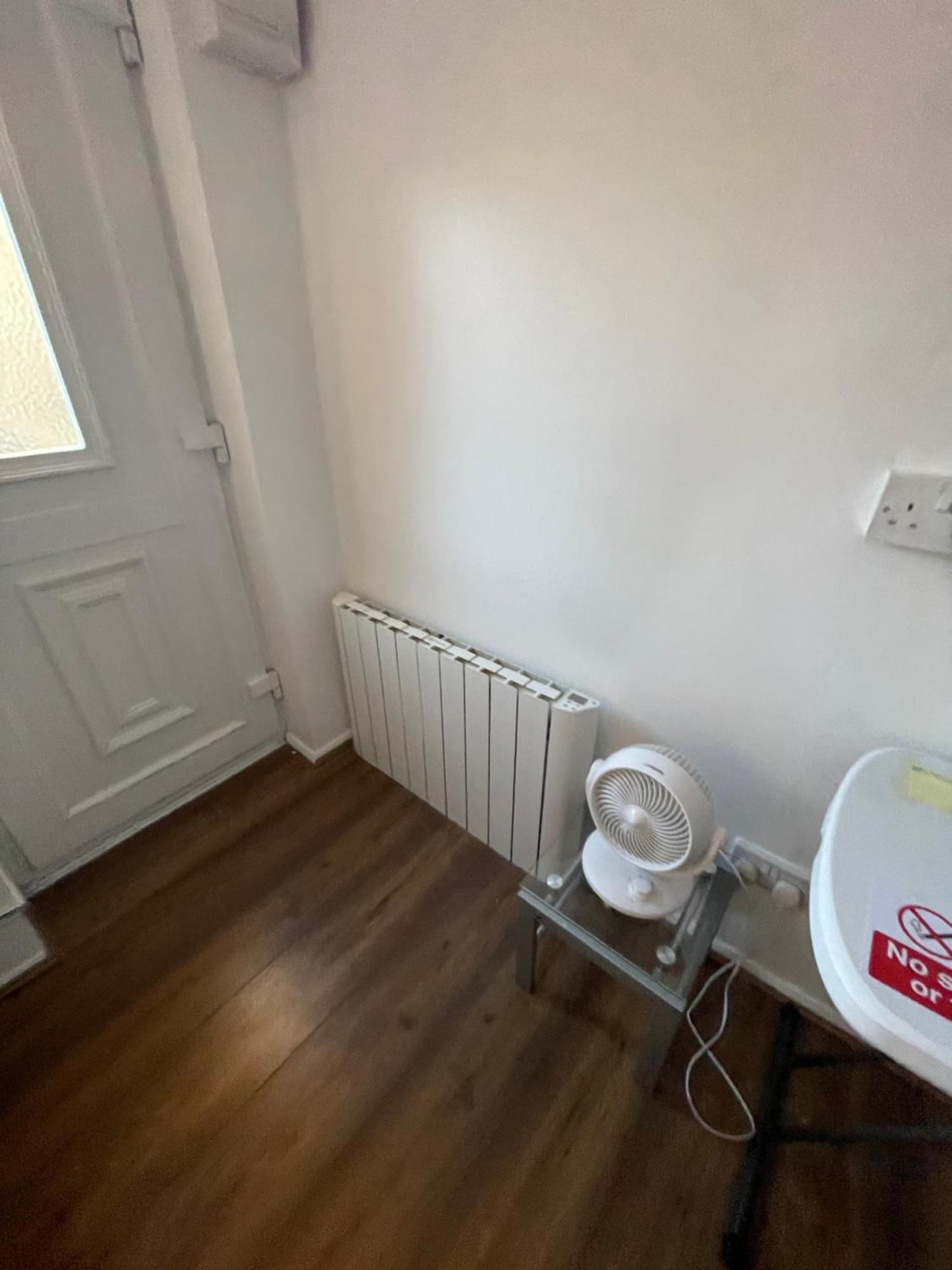 Fantastic Studio, Private Bathroom And Mini Kitchen. Thamesmead  エクステリア 写真