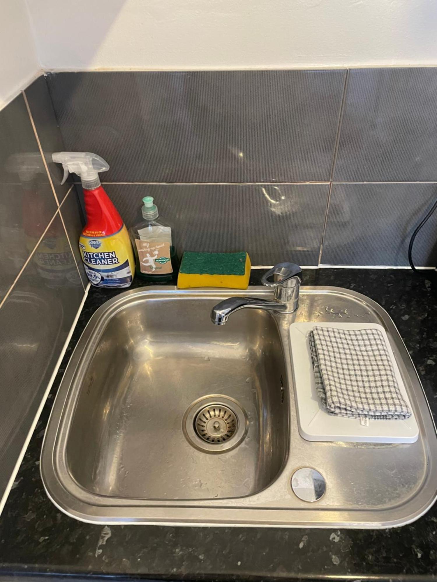 Fantastic Studio, Private Bathroom And Mini Kitchen. Thamesmead  エクステリア 写真
